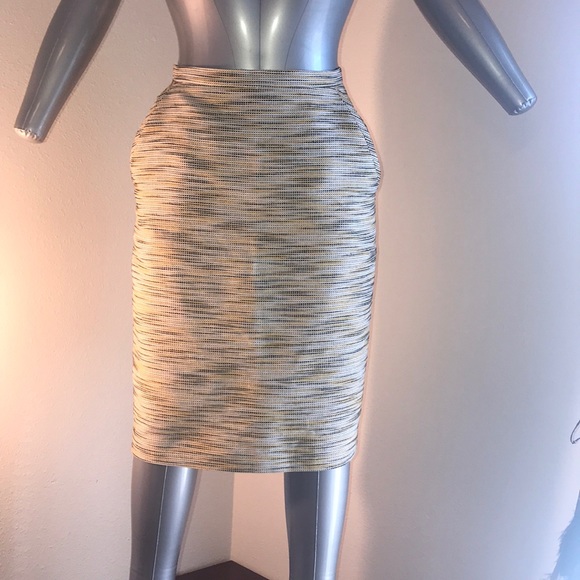 Beautiful Anne Klein Tweed Skirt size 4 - Picture 3 of 6